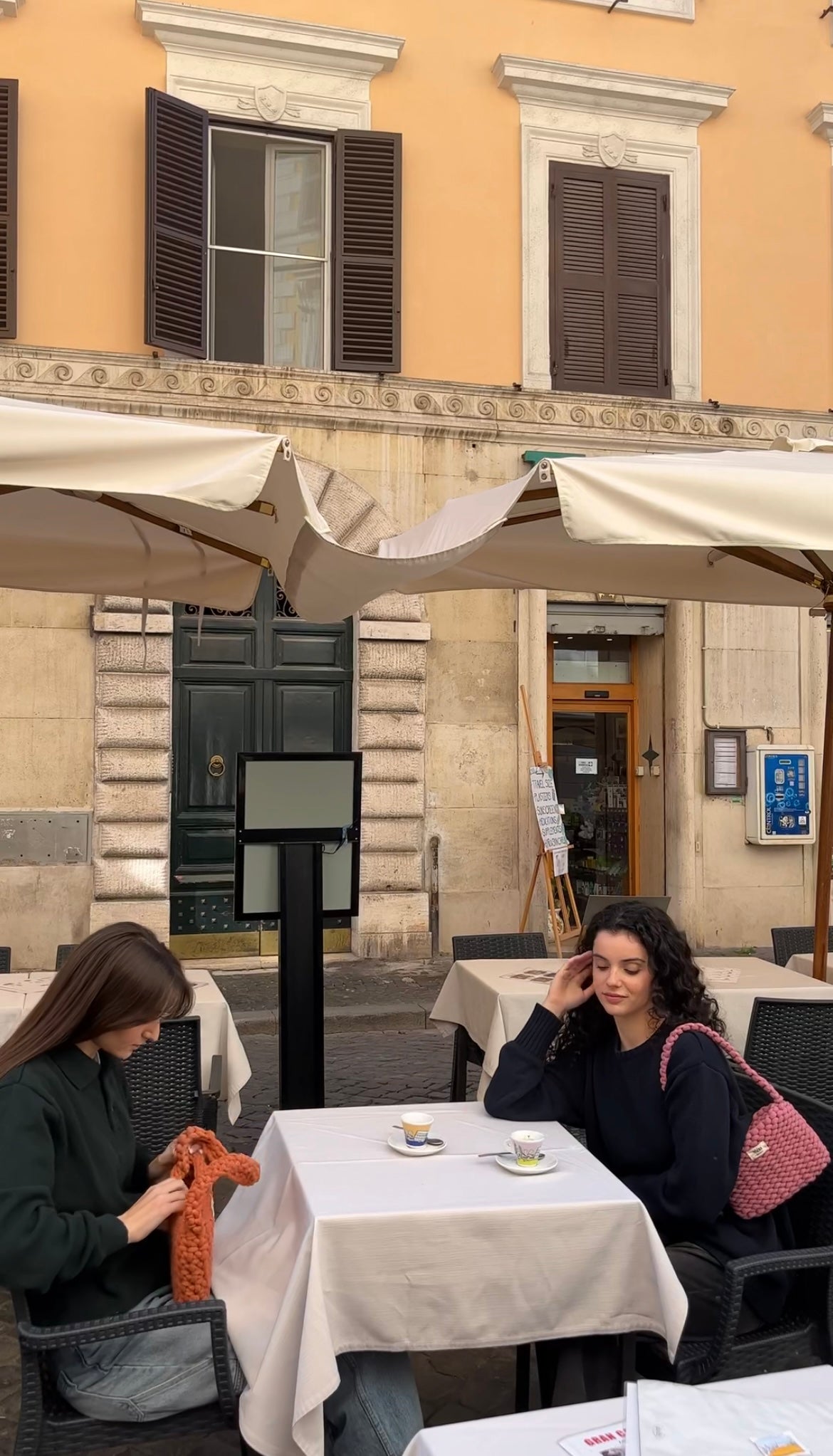 Carica il video: 